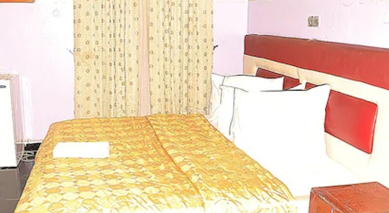 Hotel D'luxx Villa & Suites
