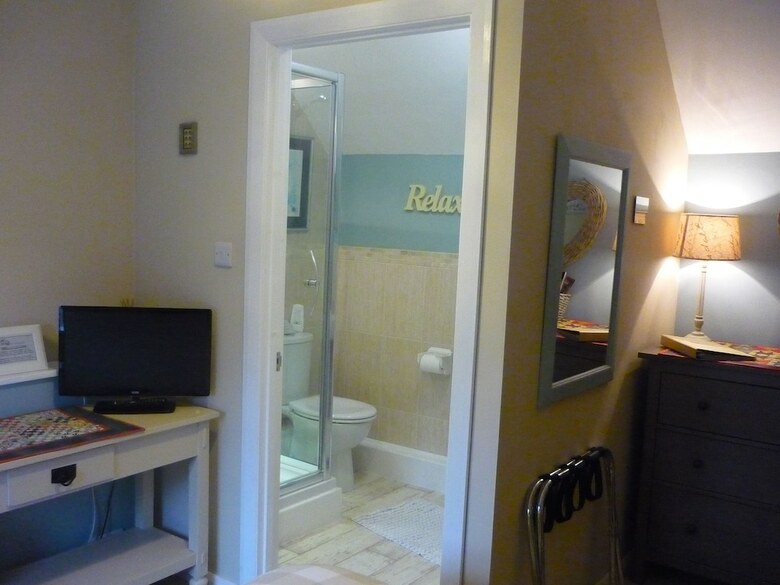Bed & Breakfast White Cottage