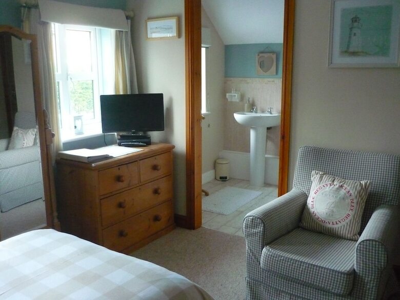 Bed & Breakfast White Cottage