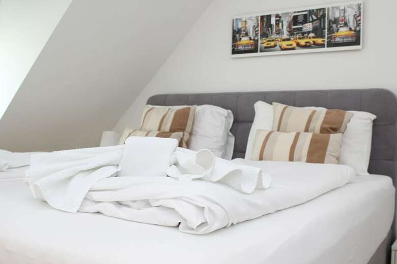 Christiano Apartments