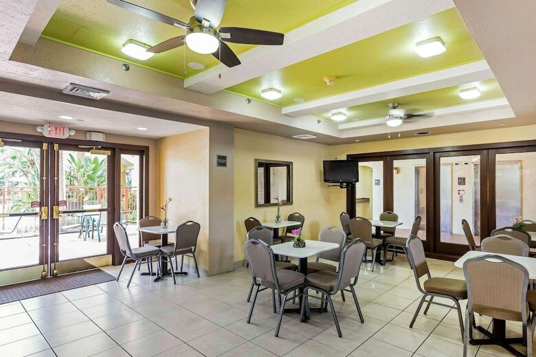 Hotel Quality Suites Deerfield Beach