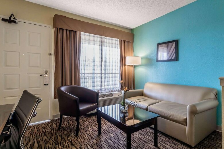 Hotel Quality Suites Deerfield Beach