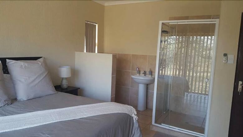 Marloth Park Sanbonani