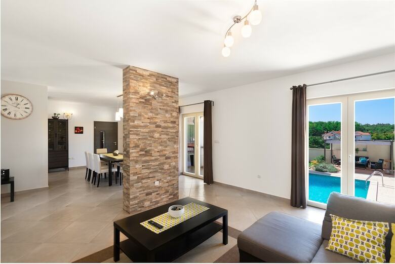 Villa Mira