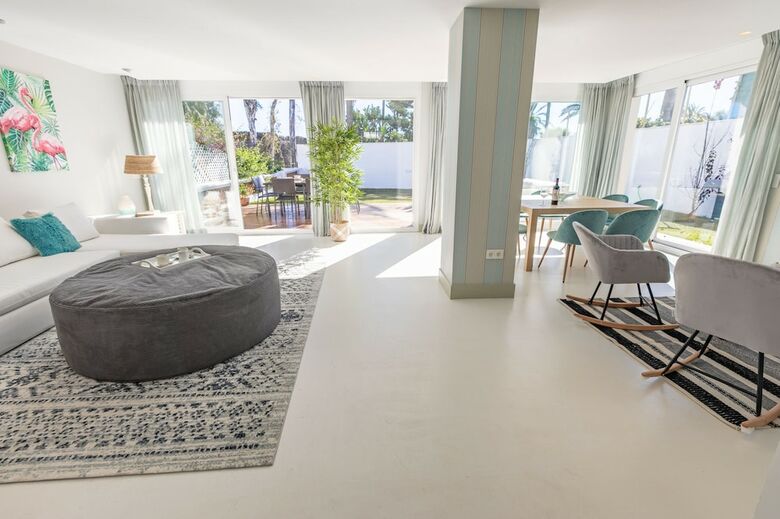 Guadalmina Beachfront Villa
