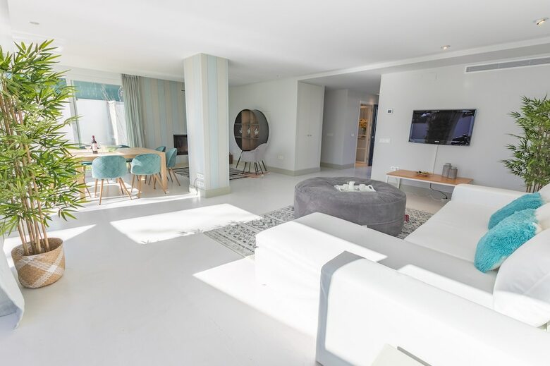 Guadalmina Beachfront Villa