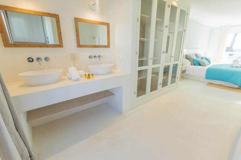 Guadalmina Beachfront Villa