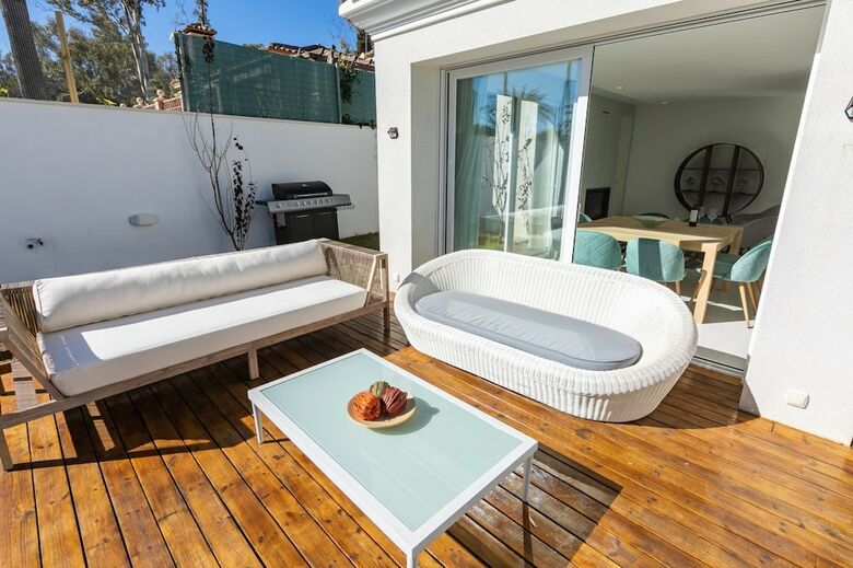 Guadalmina Beachfront Villa