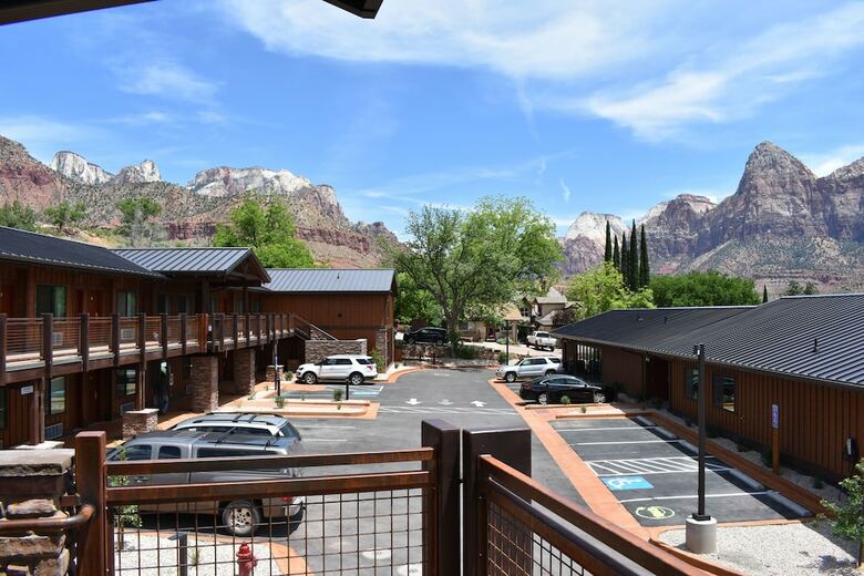 Hotel Zion Canyon Lodge