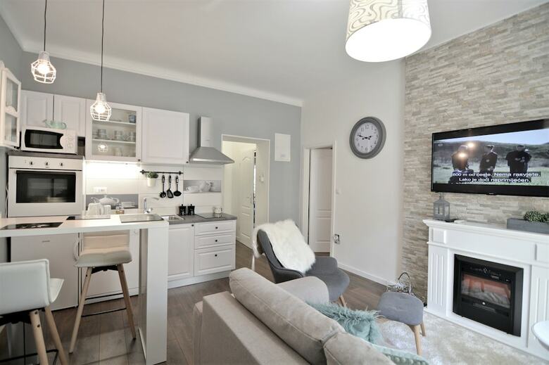 Apartamentos Greystar & Bluestar