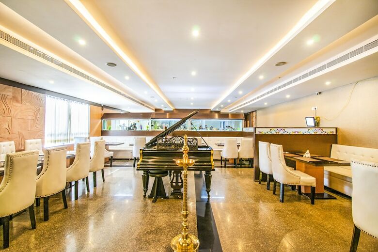 Fabhotel Abhinand Grand