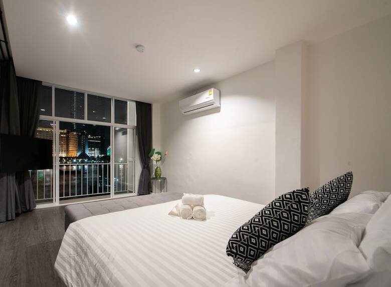 Hotel Kowtha  Rivertel