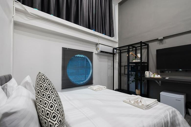 Hotel Kowtha  Rivertel
