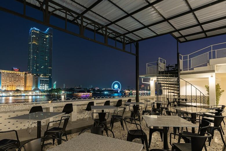 Hotel Kowtha  Rivertel