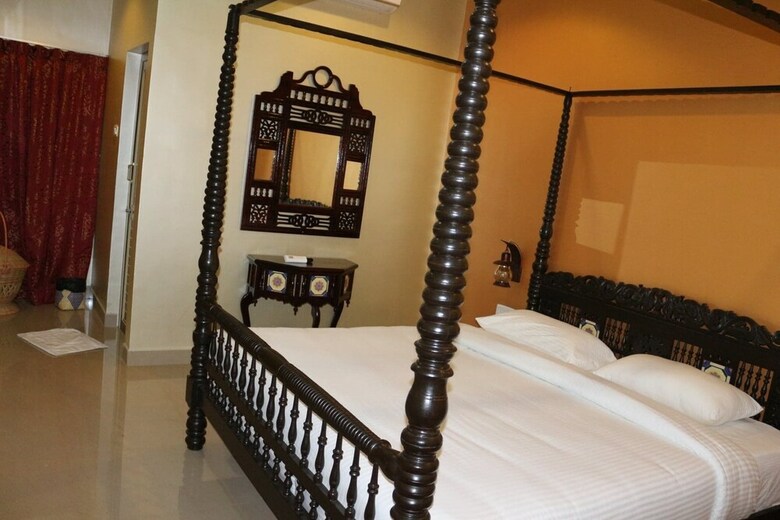 Hotel Chola Heritage