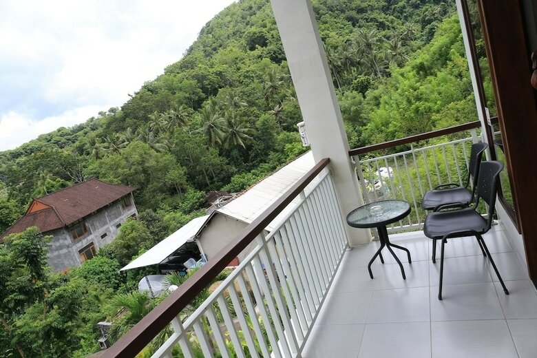 Hotel Dewi Villa