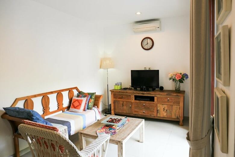 Hotel Dewi Villa