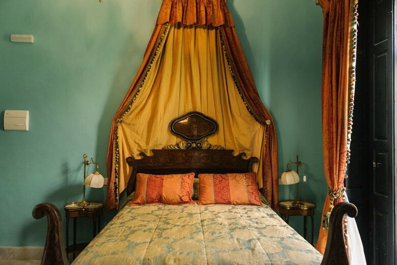 Bed & Breakfast Palacio Del Virrey Laserna