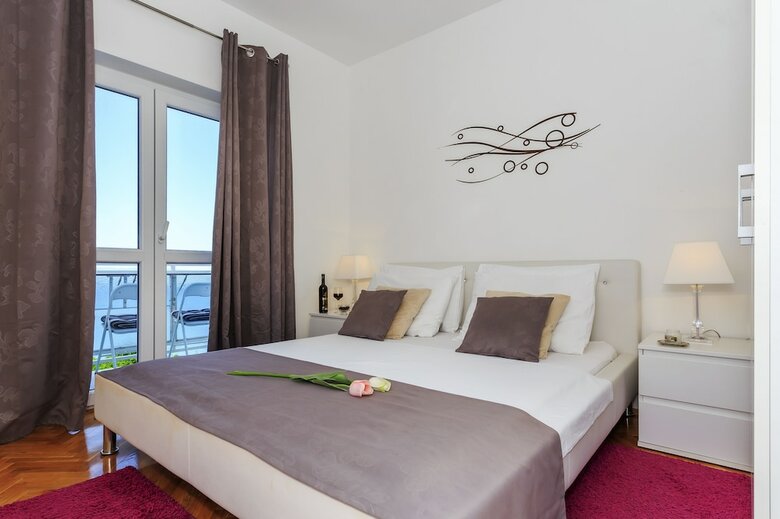 Ante Apartments