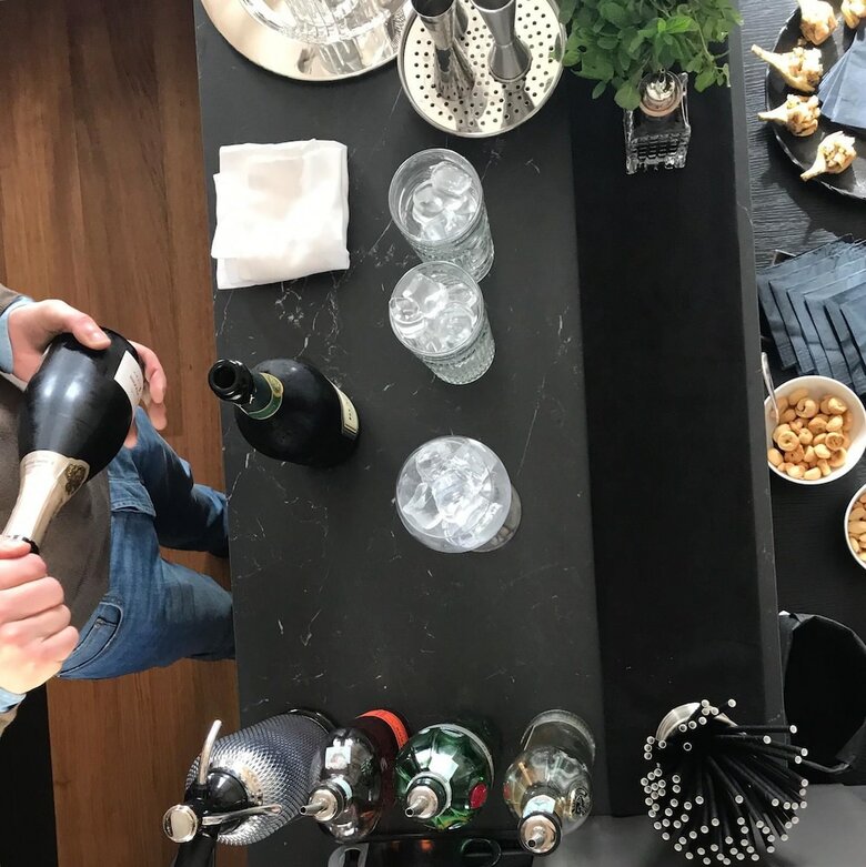 Hotel Bac� Suites Restaurant & Bar