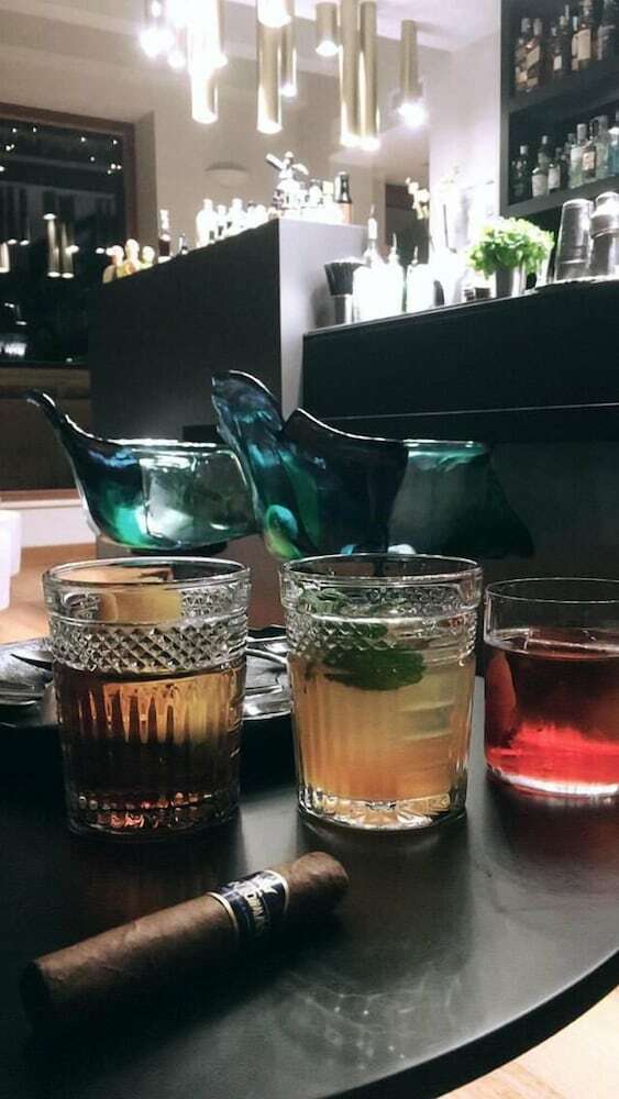 Hotel Bac� Suites Restaurant & Bar