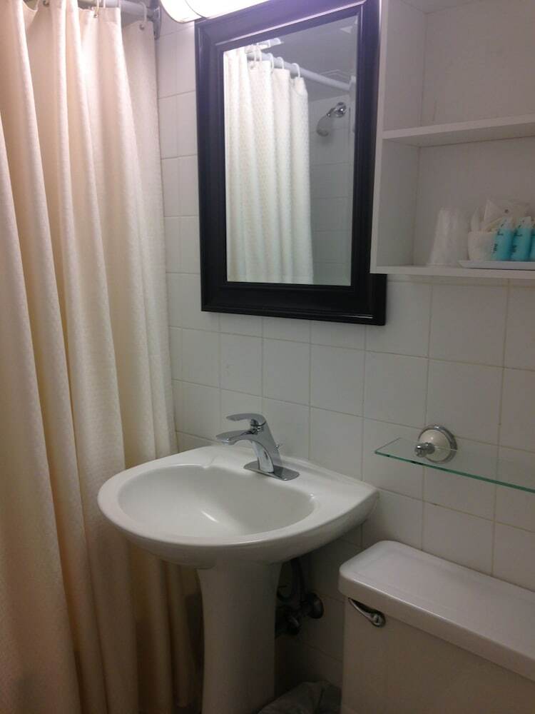 Capital Hill Hotel And Suites