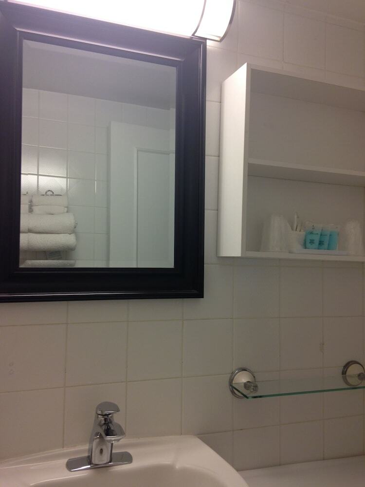 Capital Hill Hotel And Suites