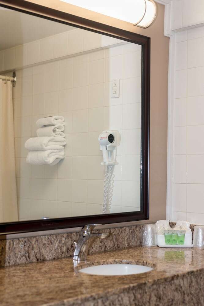 Capital Hill Hotel And Suites