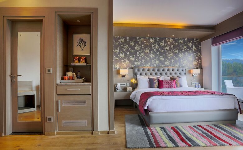 Hotel Fortune Select Cedar Trail Mashobra