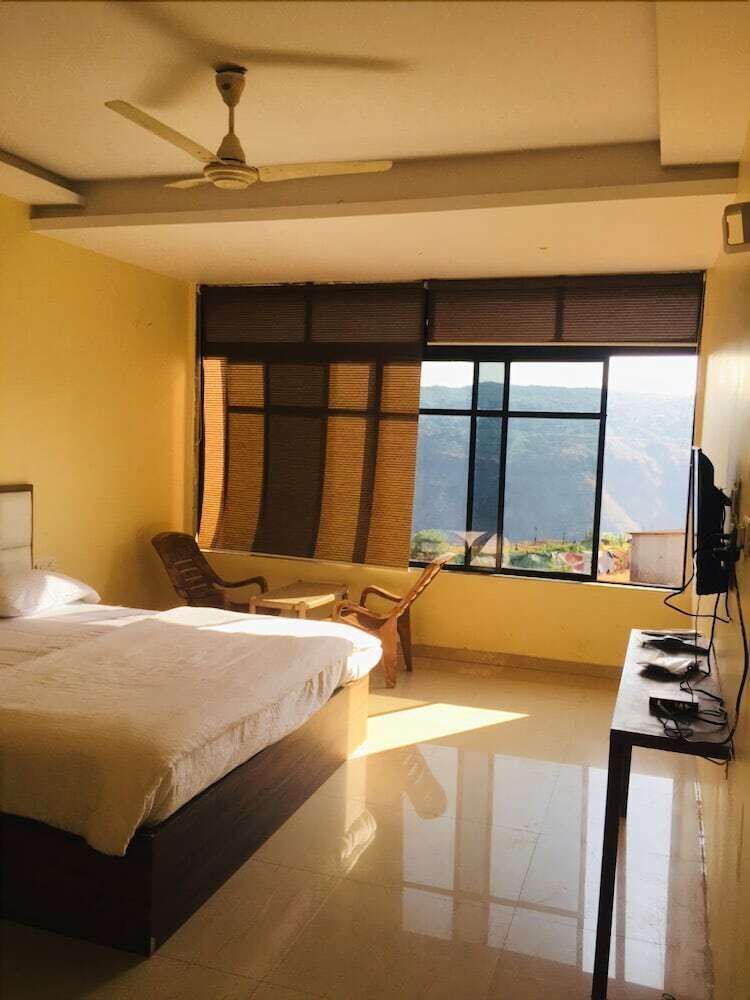 Hotel Valley Wood Resort And Spa