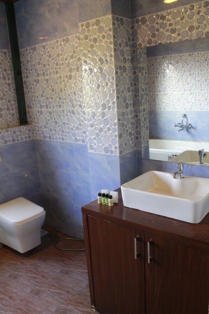 Hotel Valley Wood Resort And Spa