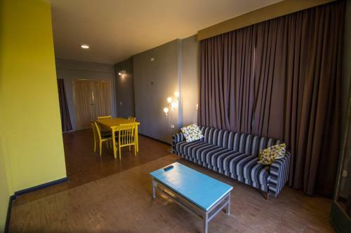 City Hotel