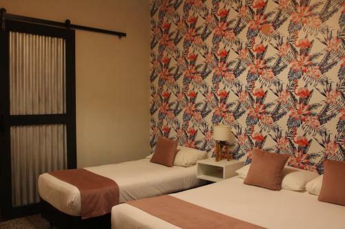 City Hotel