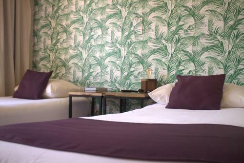 City Hotel