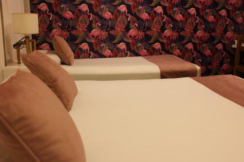City Hotel