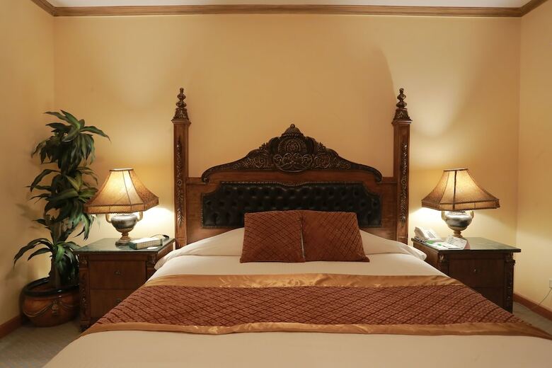 Villa Western Garden Hotel