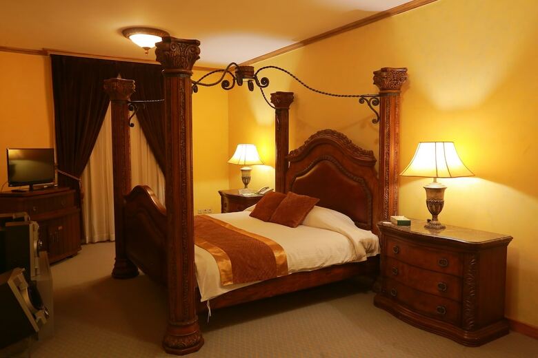 Villa Western Garden Hotel