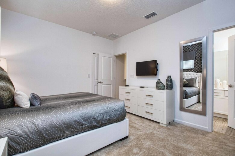 Sonoma - 6 Bedroom Pool Home- 1860sn