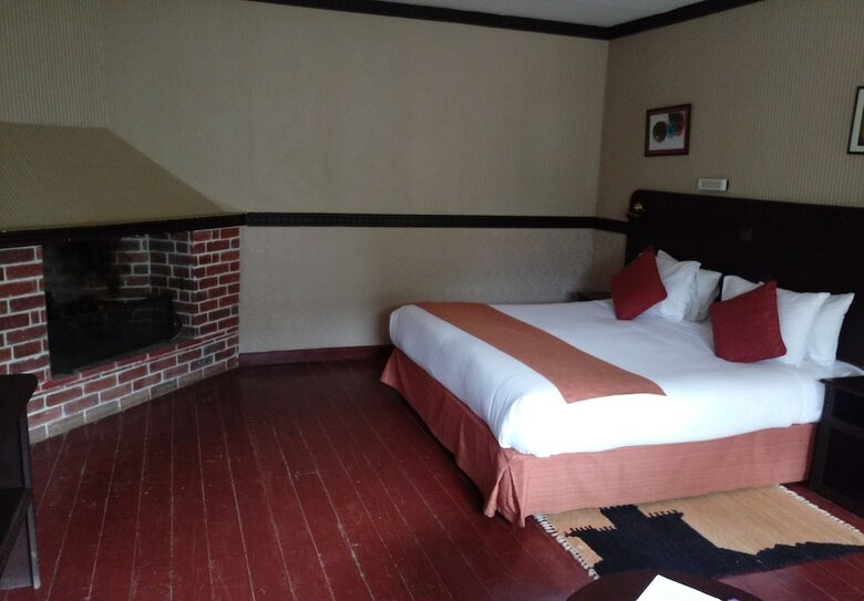 Hotel Tafaria Castle
