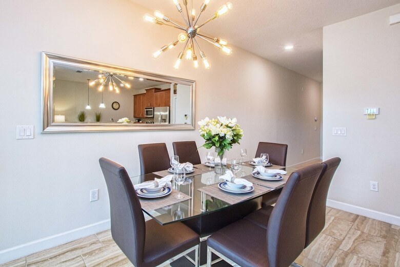 Storey Lake-4 Bedroom Townhome W/ Spashpool-1624st