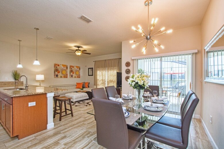 Storey Lake-4 Bedroom Townhome W/ Spashpool-1624st