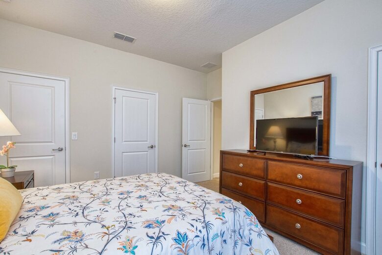 Storey Lake-4 Bedroom Townhome W/ Spashpool-1624st