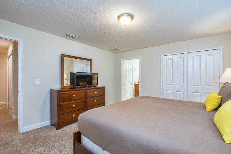 Storey Lake-4 Bedroom Townhome W/ Spashpool-1624st
