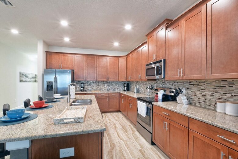 Storey Lake-6 Bedroom Pool Home-1651st