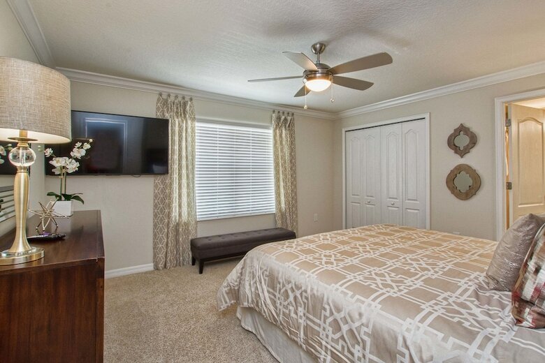 Storey Lake-4 Bedroom Townhome W/spashpool-1629st