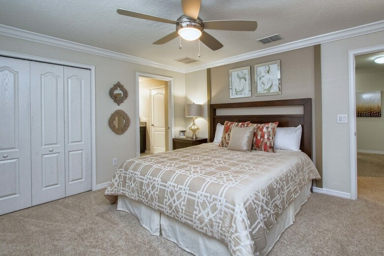 Storey Lake-4 Bedroom Townhome W/spashpool-1629st