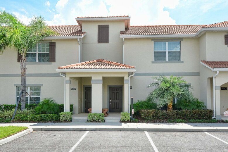 Storey Lake-4 Bedroom Townhome W/spashpool-1629st