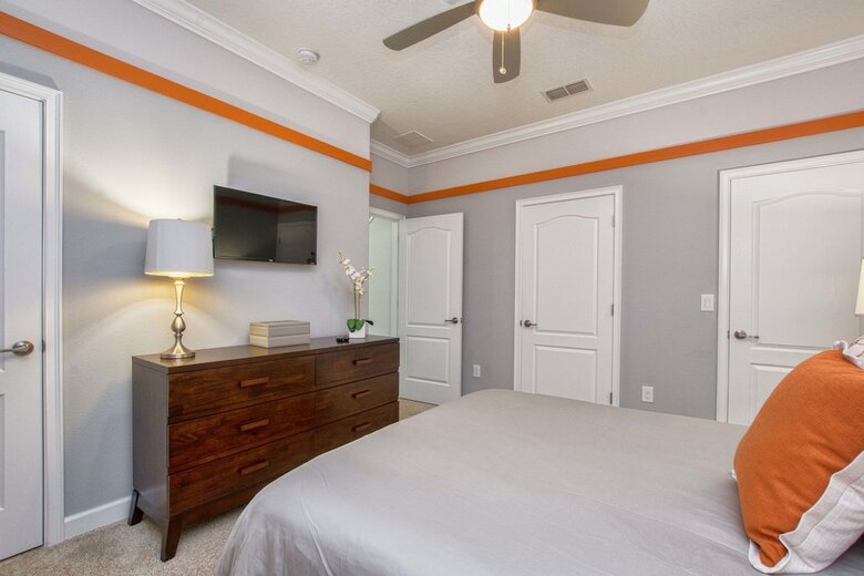 Storey Lake-4 Bedroom Townhome W/spashpool-1629st