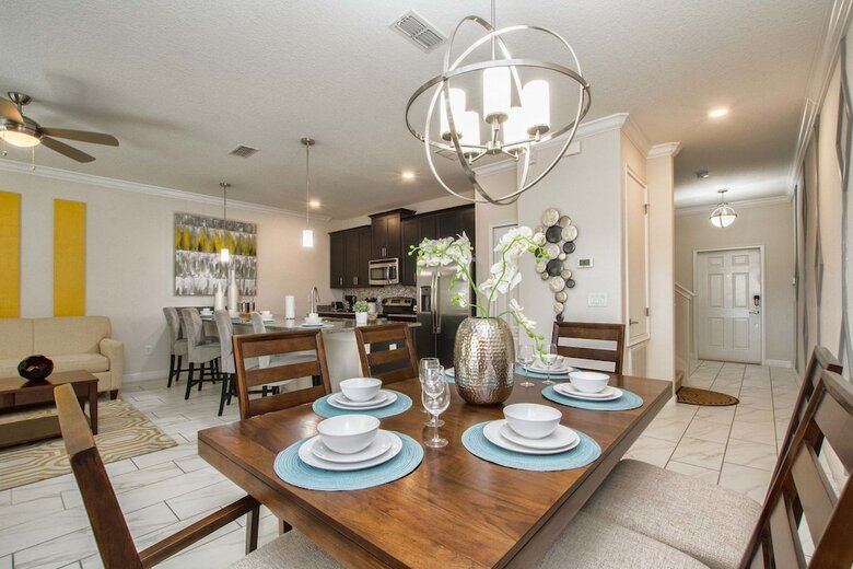 Storey Lake-4 Bedroom Townhome W/spashpool-1629st