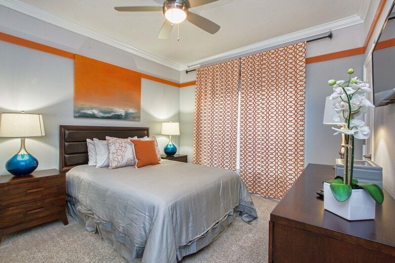 Storey Lake-4 Bedroom Townhome W/spashpool-1629st